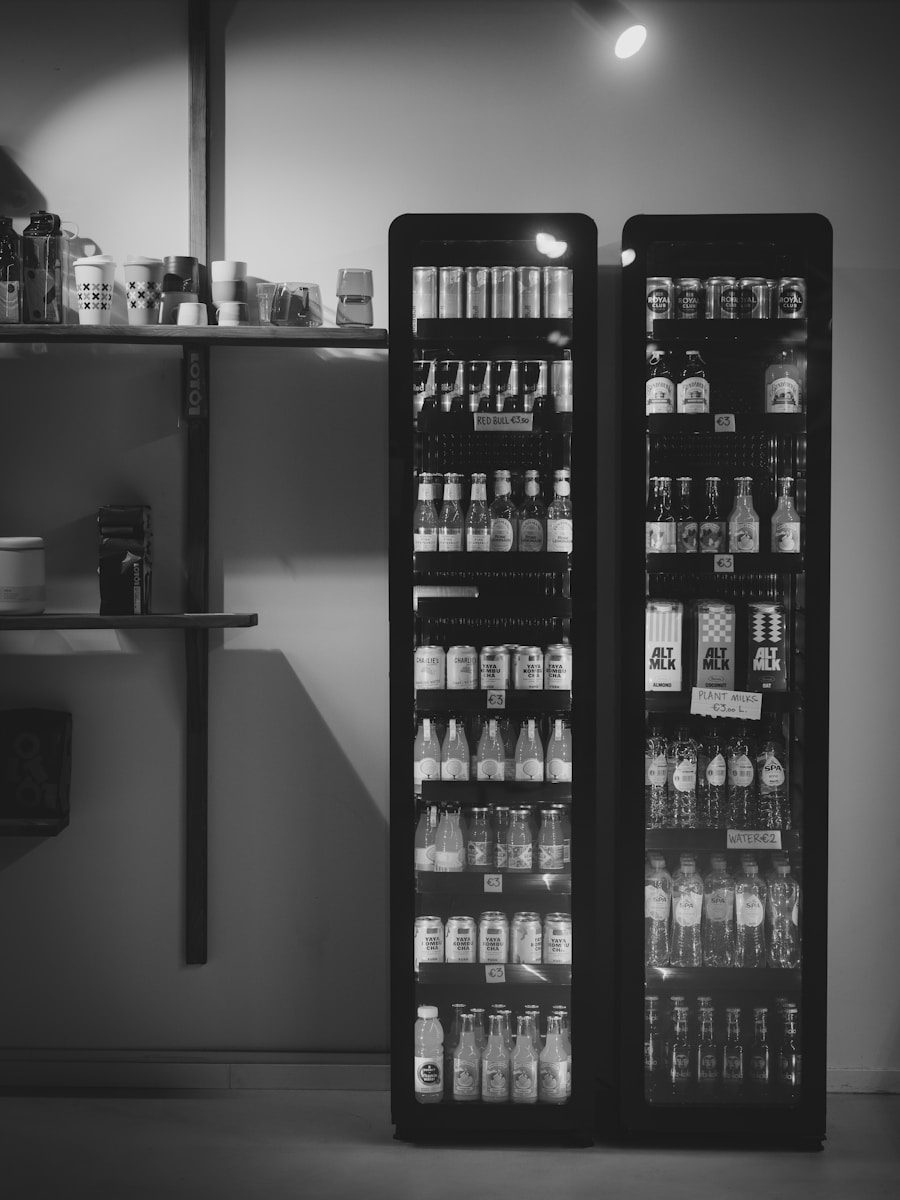 Displaykøleskab med glasdør i butik – er displaykøleskab og køleskab med glasdør det samme?